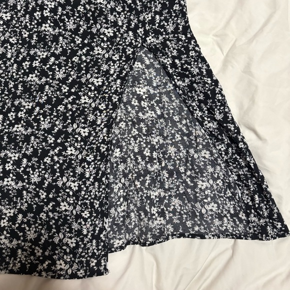 Floral Black and White Maxi/Midi Dress - Picture 4 of 8